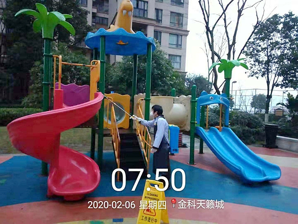 涪陵金科天籁城物业人：坚守抗疫一线 贴心服务暖人心